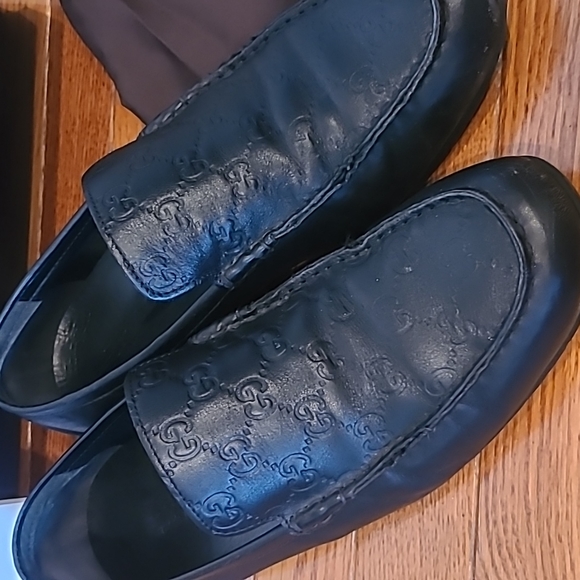 Men's Leather Gucci Loafers - Picture 2 of 15